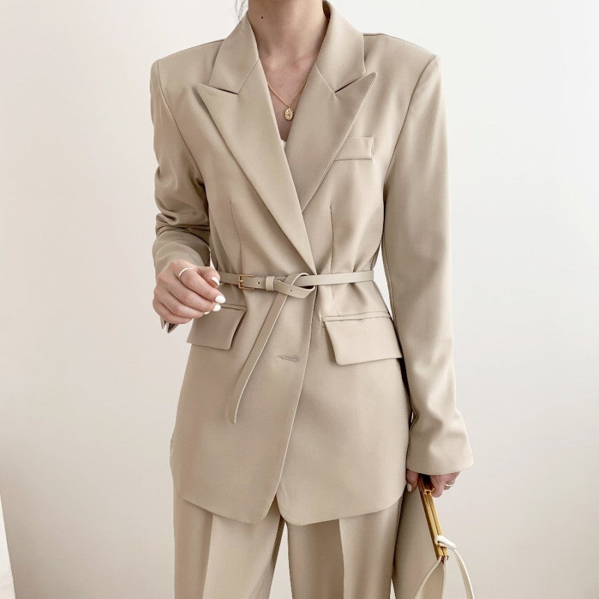 Short French Suit with Belt